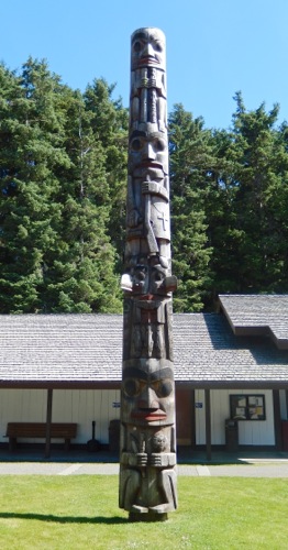 1020-Totem Poles1